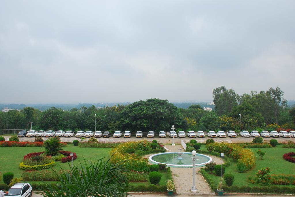 Lalitha Mahal Palace Hotel Mysore Bagian luar foto